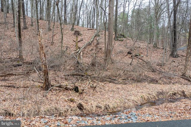 10 HIDDEN POND DR, Reading, PA 19607