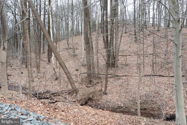 10 HIDDEN POND DR, Reading, PA 19607