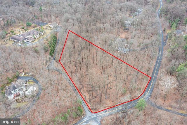 10 HIDDEN POND DR, Reading, PA 19607