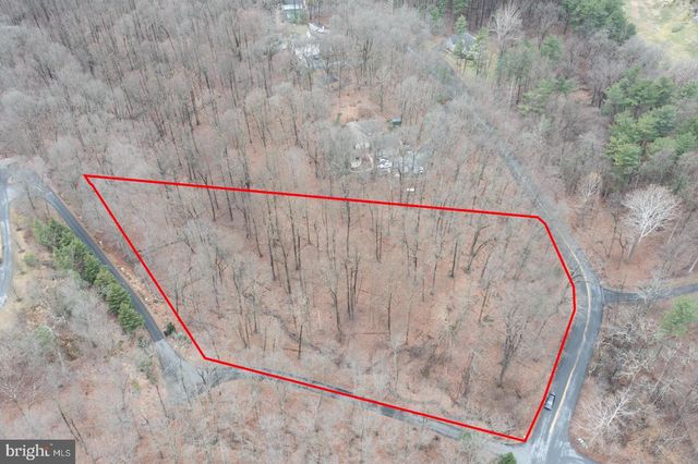 10 HIDDEN POND DR, Reading, PA 19607