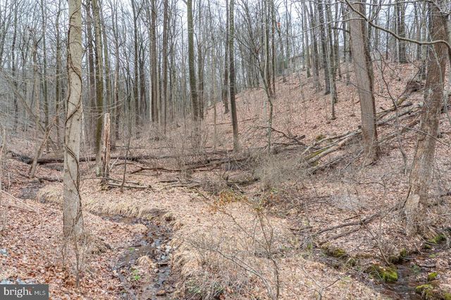 10 HIDDEN POND DR, Reading, PA 19607