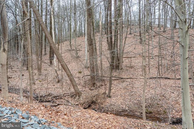 10 HIDDEN POND DR, Reading, PA 19607