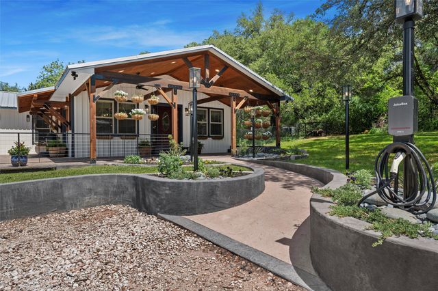 384 Fort Graham Road, Waco, TX 76705