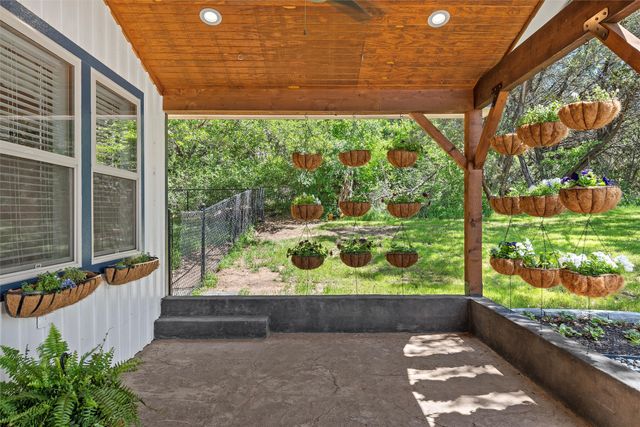 384 Fort Graham Road, Waco, TX 76705