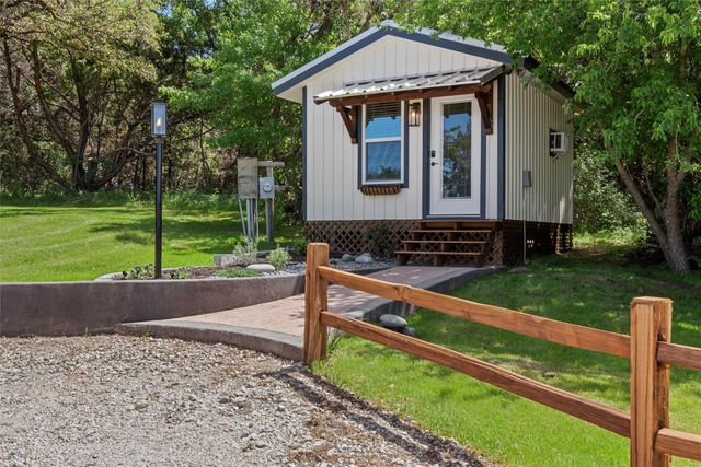 384 Fort Graham Road, Waco, TX 76705