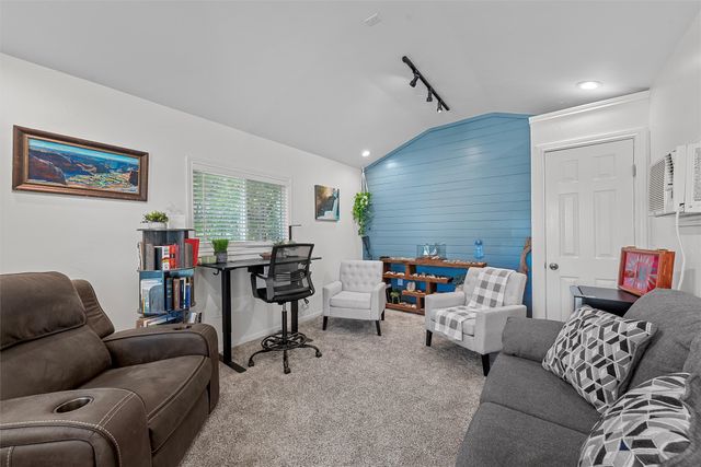 384 Fort Graham Road, Waco, TX 76705