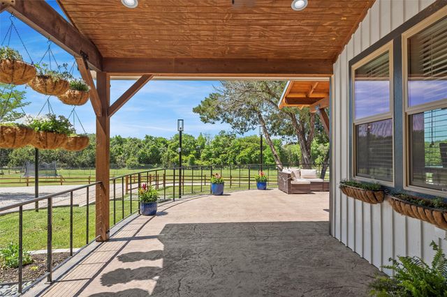 384 Fort Graham Road, Waco, TX 76705