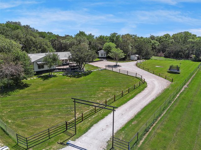 384 Fort Graham Road, Waco, TX 76705