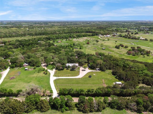 384 Fort Graham Road, Waco, TX 76705