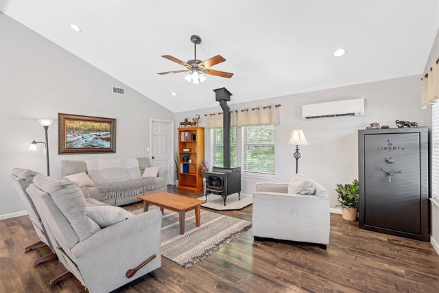 384 Fort Graham Road, Waco, TX 76705