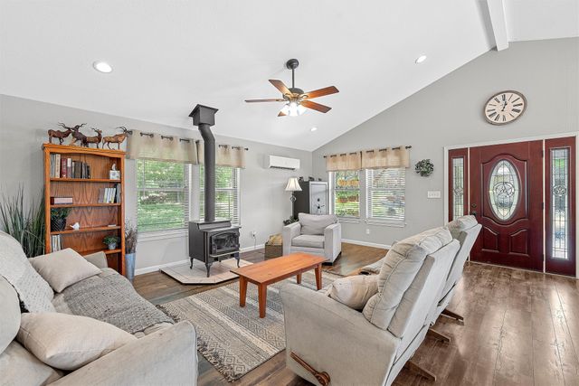 384 Fort Graham Road, Waco, TX 76705