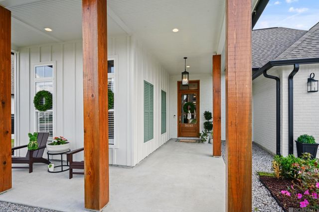 38283 Meadow Rue Dr, Prairieville, LA 70769