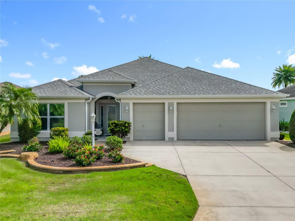 Image 1 of property listing at 2875 RAIN LILY LOOP, The Villages, FL 32163