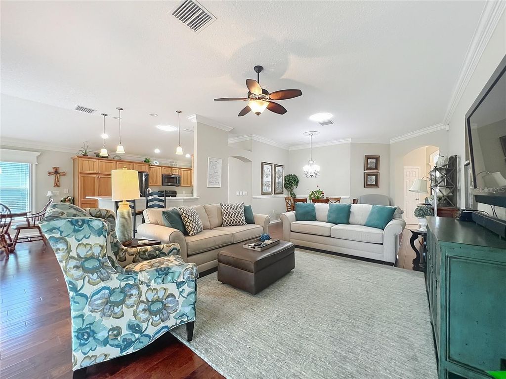 Image 11 of property listing at 2875 RAIN LILY LOOP, The Villages, FL 32163