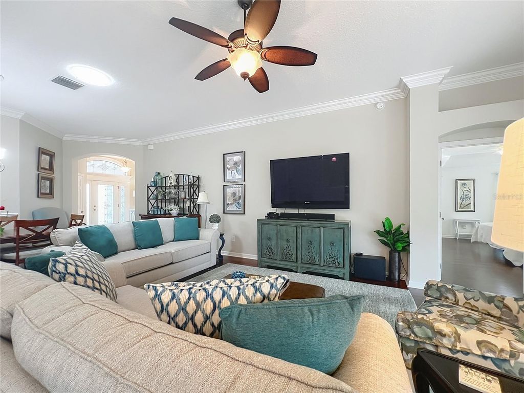Image 14 of property listing at 2875 RAIN LILY LOOP, The Villages, FL 32163