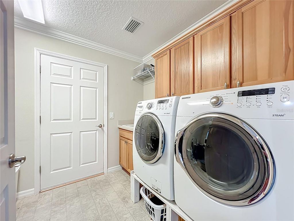 Image 42 of property listing at 2875 RAIN LILY LOOP, The Villages, FL 32163