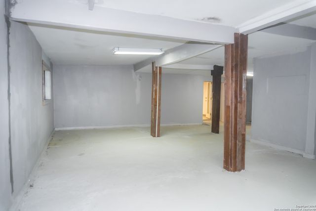 905 Ruiz, San Antonio, TX 78207