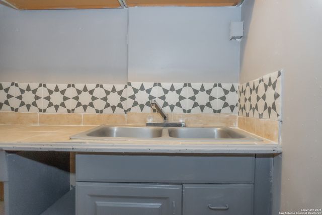 905 Ruiz, San Antonio, TX 78207