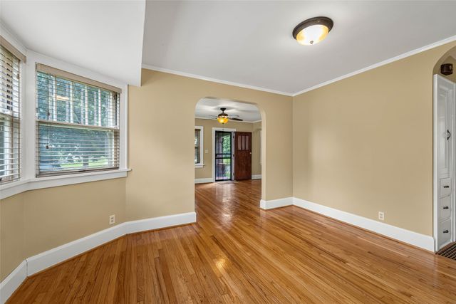 2015 36TH Street, Des Moines, IA 50310