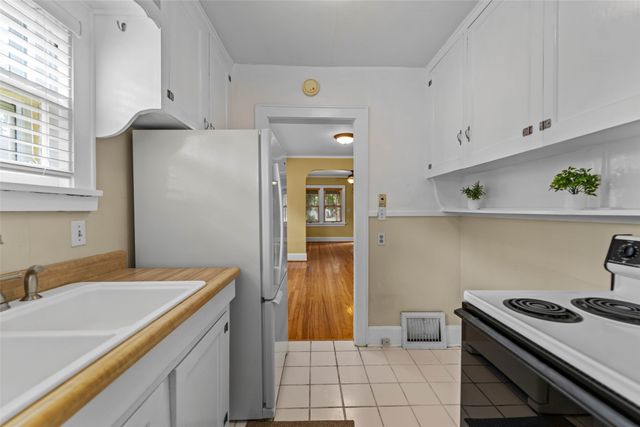 2015 36TH Street, Des Moines, IA 50310