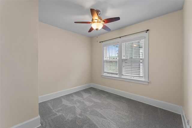2015 36TH Street, Des Moines, IA 50310