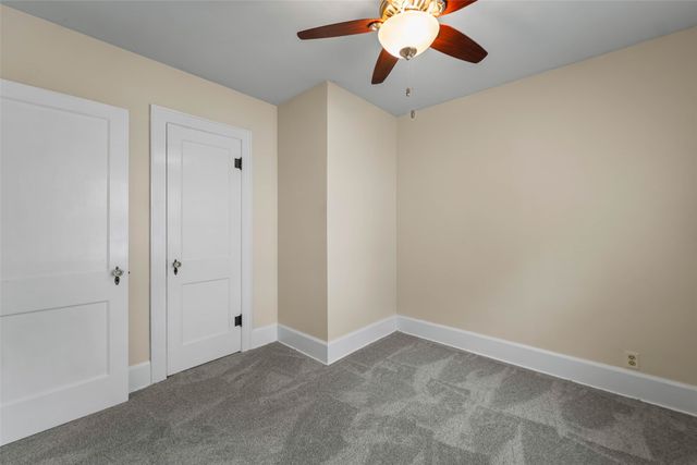 2015 36TH Street, Des Moines, IA 50310