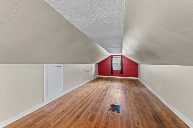 2015 36TH Street, Des Moines, IA 50310