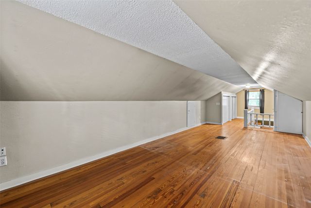 2015 36TH Street, Des Moines, IA 50310