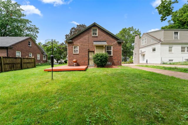 2015 36TH Street, Des Moines, IA 50310
