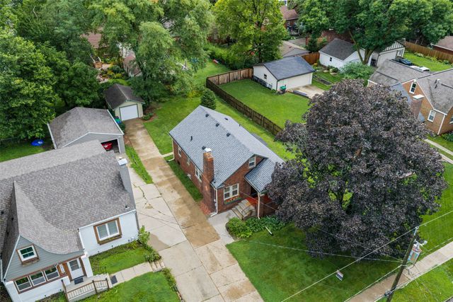 2015 36TH Street, Des Moines, IA 50310