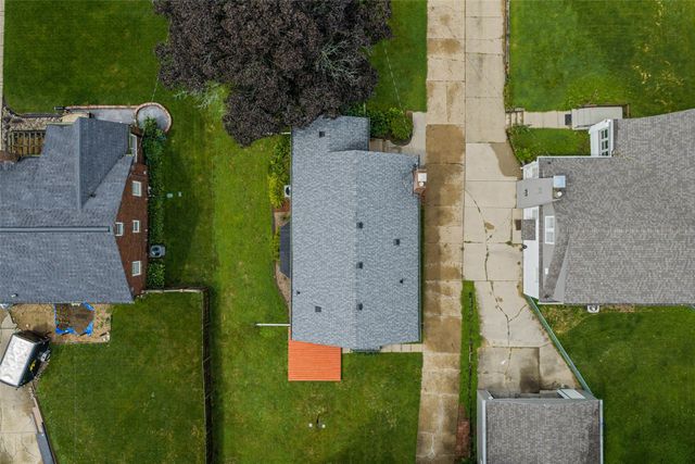 2015 36TH Street, Des Moines, IA 50310