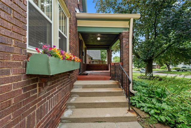 2015 36TH Street, Des Moines, IA 50310