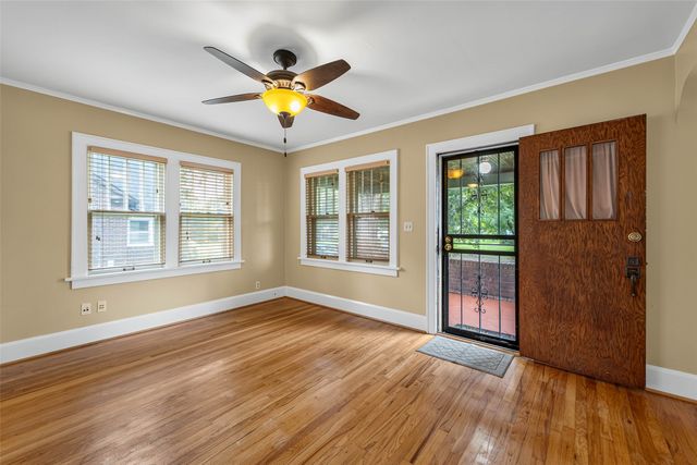 2015 36TH Street, Des Moines, IA 50310