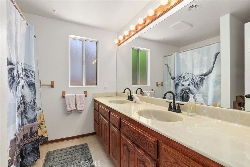 Image 23 of property listing at 16822 Lahey Street, Granada Hills, CA 91344
