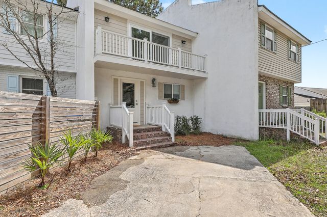 958 Myrtle Court, Mount Pleasant, SC 29464