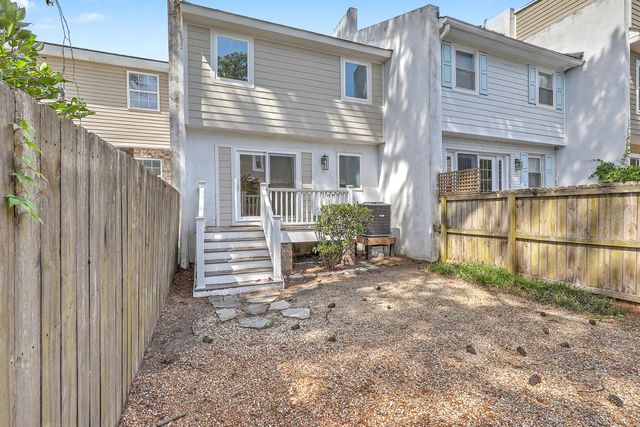 958 Myrtle Court, Mount Pleasant, SC 29464