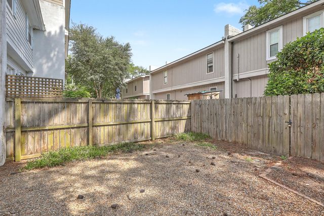 958 Myrtle Court, Mount Pleasant, SC 29464