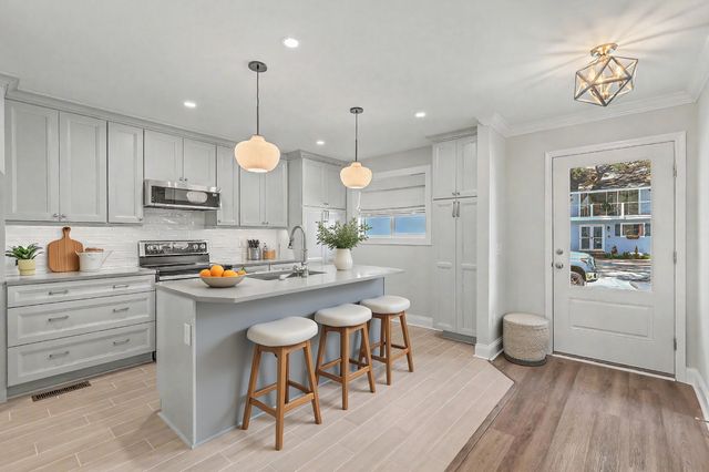 958 Myrtle Court, Mount Pleasant, SC 29464