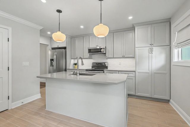 958 Myrtle Court, Mount Pleasant, SC 29464