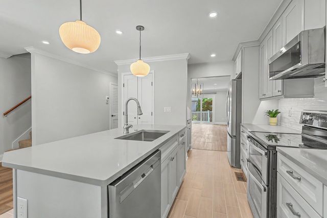 958 Myrtle Court, Mount Pleasant, SC 29464