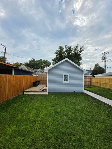 20 N 6th Avenue, Maywood, IL 60153