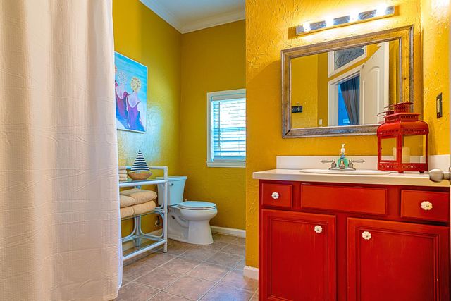 2001 36th Street, Galveston, TX 77550