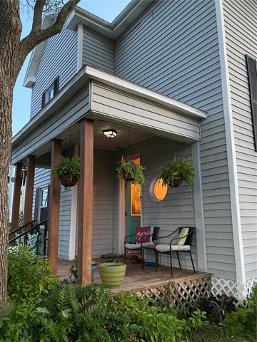 2001 36th Street, Galveston, TX 77550