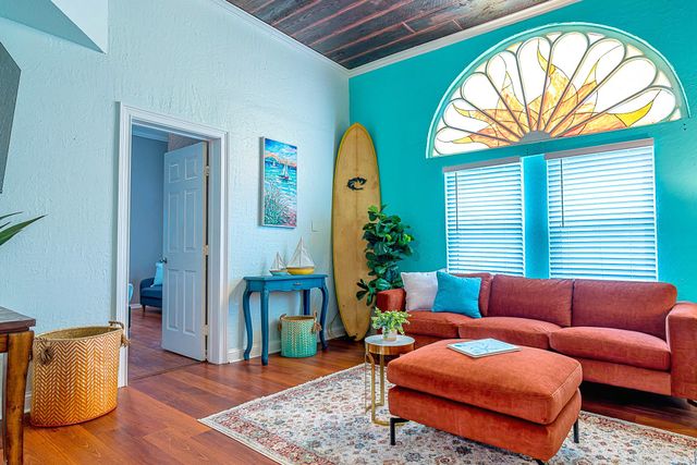 2001 36th Street, Galveston, TX 77550