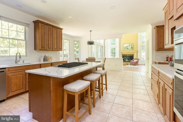 7009 PERSIMMON TREE RD, Bethesda, MD 20817