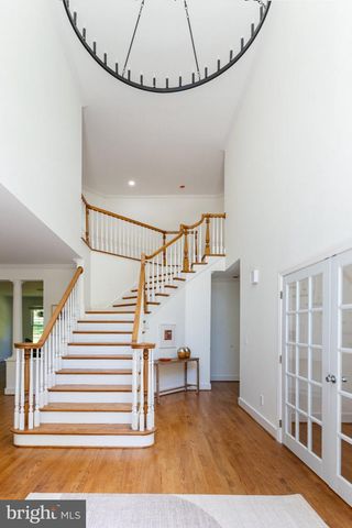 7009 PERSIMMON TREE RD, Bethesda, MD 20817