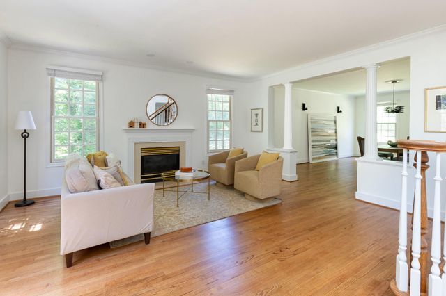 7009 PERSIMMON TREE RD, Bethesda, MD 20817