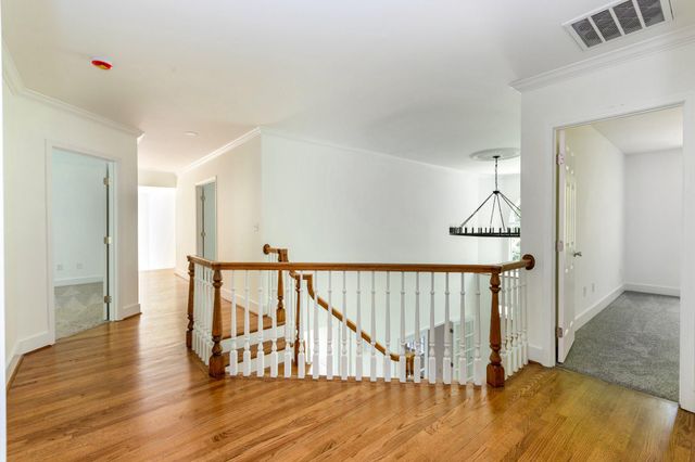 7009 PERSIMMON TREE RD, Bethesda, MD 20817