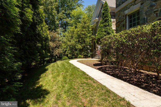 7009 PERSIMMON TREE RD, Bethesda, MD 20817