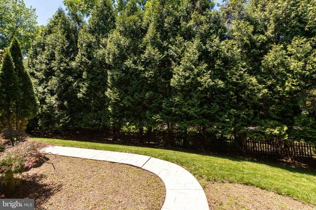 7009 PERSIMMON TREE RD, Bethesda, MD 20817